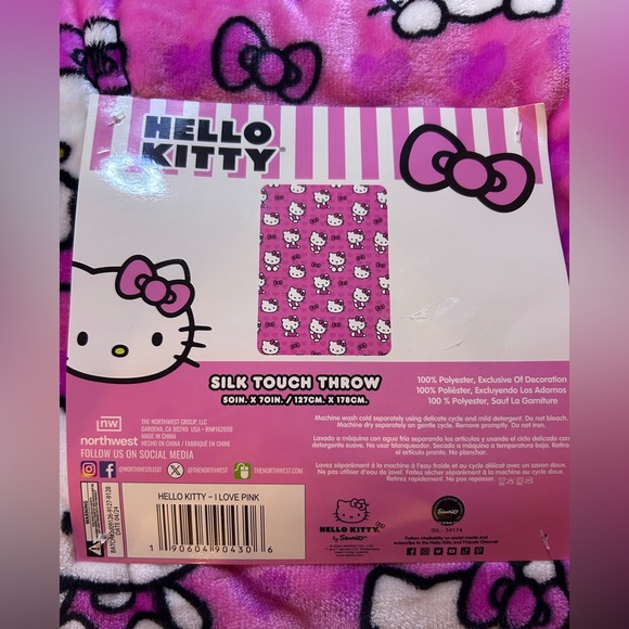 Hello Kitty throw blanket - Picture 3 of 4